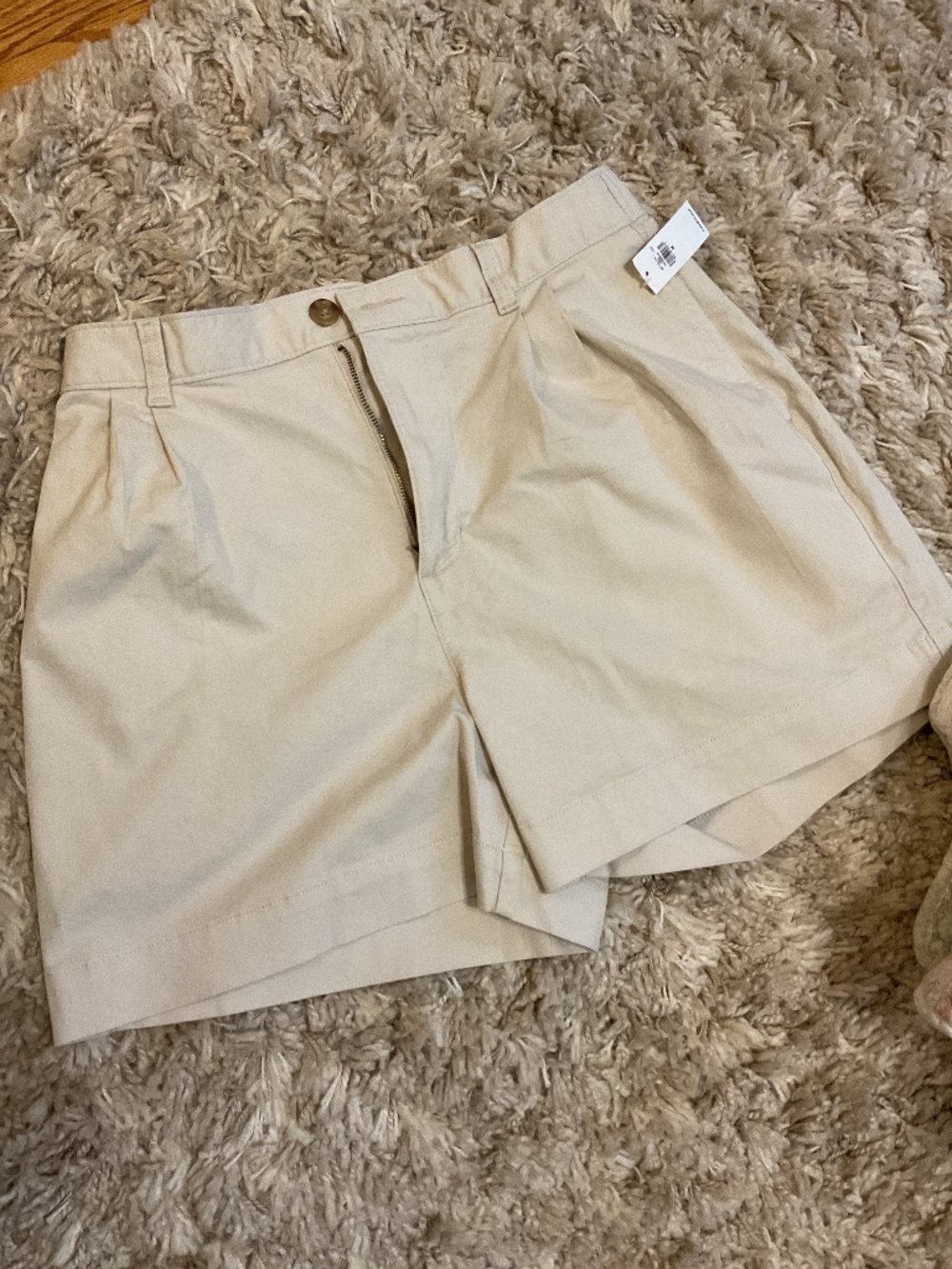 Old Navy chino shorts NWT
